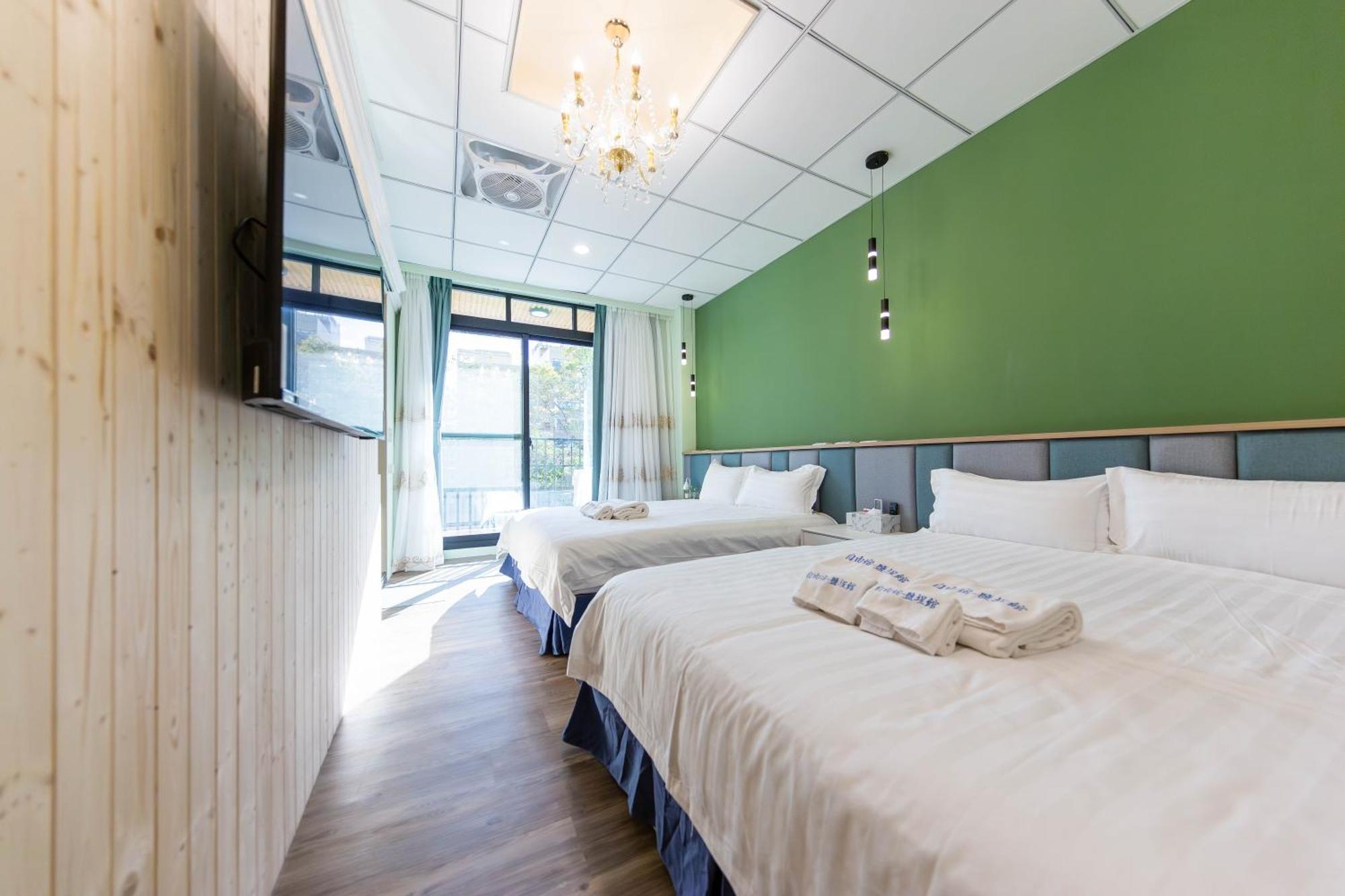 Ez Stay Yancheng Kaohsiung Exterior photo