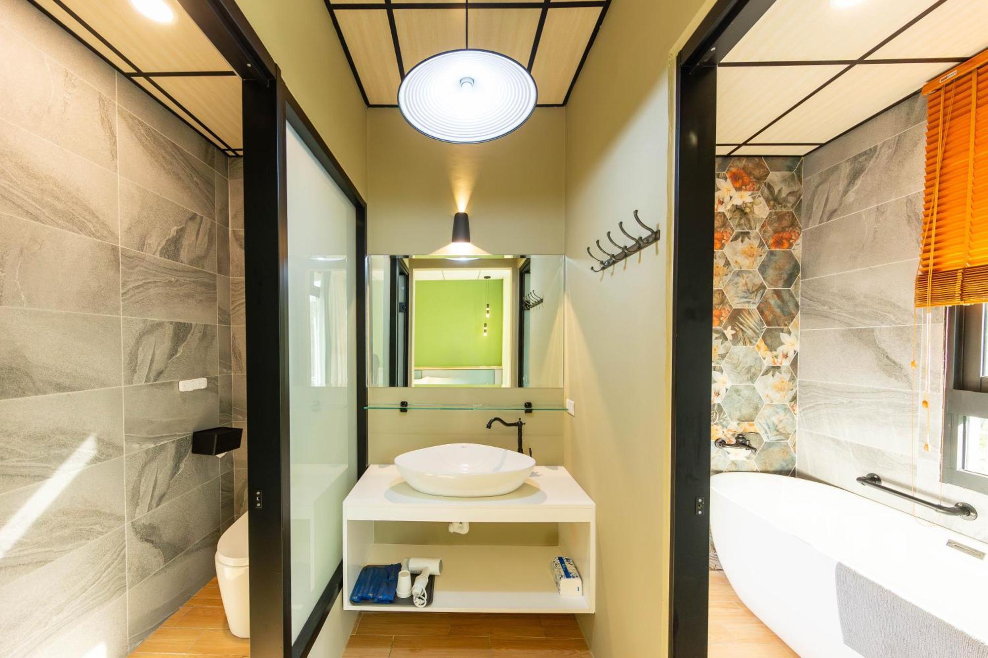Ez Stay Yancheng Kaohsiung Exterior photo