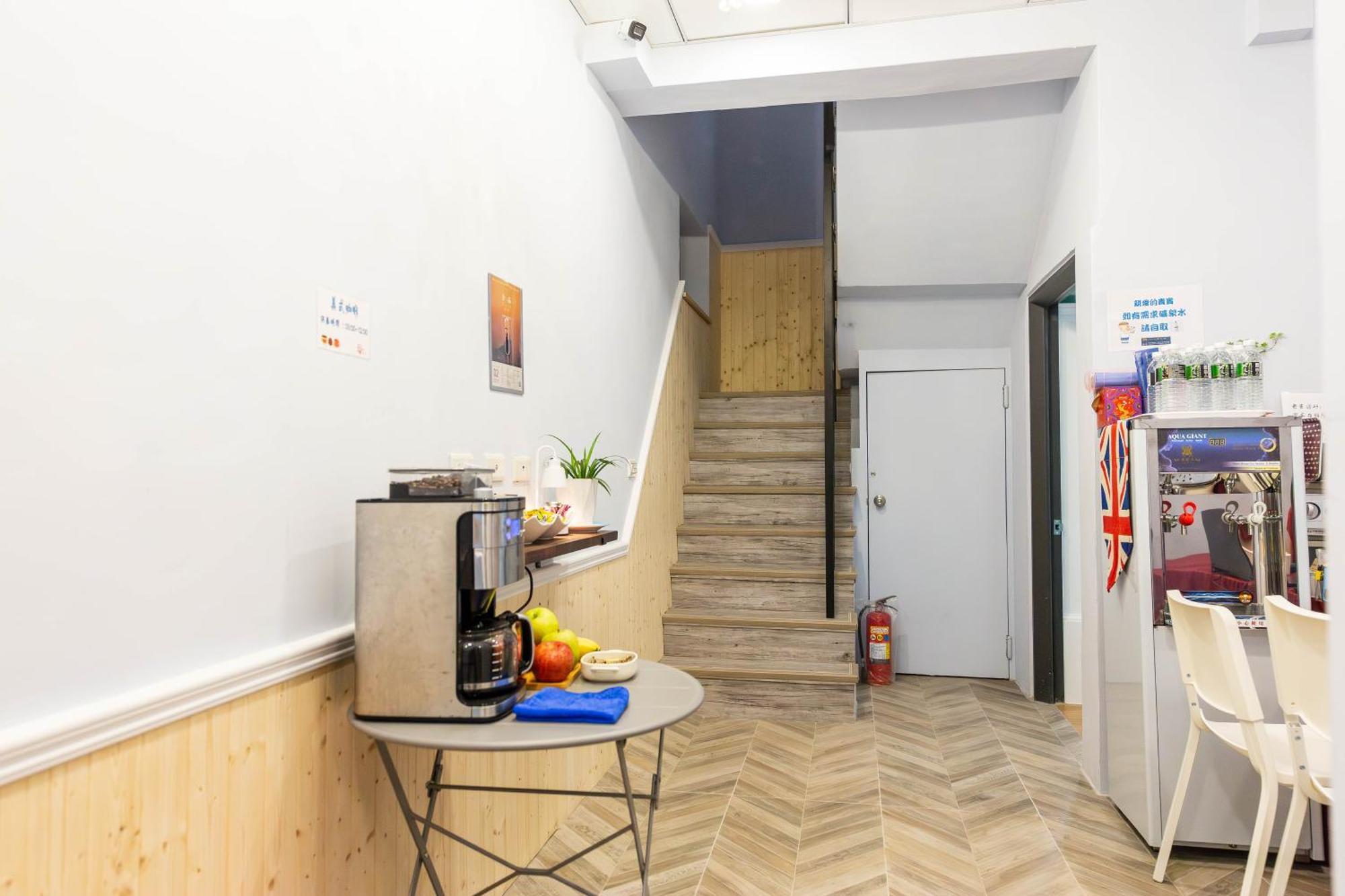 Ez Stay Yancheng Kaohsiung Exterior photo